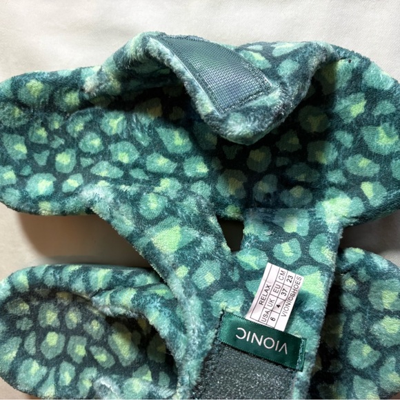 Vionic Green Patterned Slippers - Picture 5 of 6